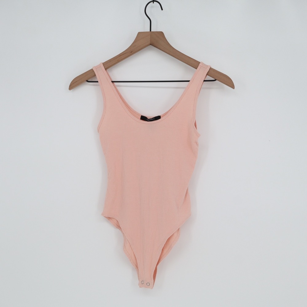 Forever 21 Bodysuit Womens Small Peach Ribbed Knit Scoop Neck Excellent